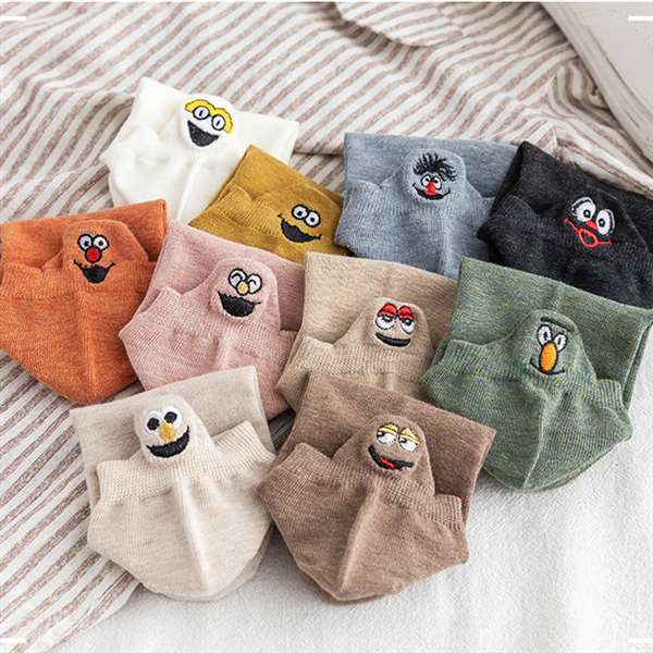 Embroidery Funny Smiling Socks (10 Pairs)A great selection of fun colorful socks
